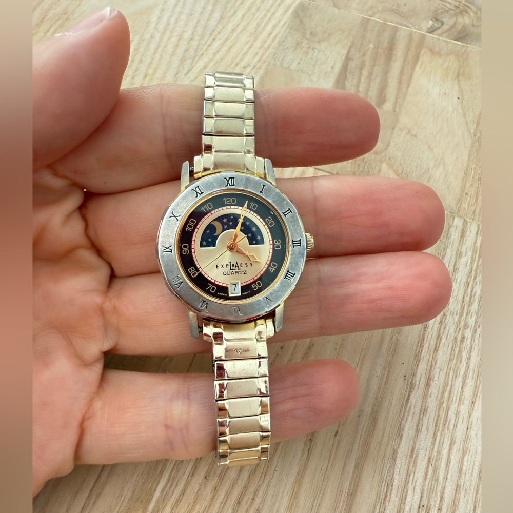 Vintage 90s LA express ladies gold tone moon phase watch NEW BATTERY